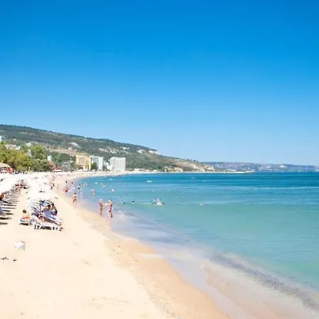 Διαμέρισμα Comfortable In 65 M² Shared Pool