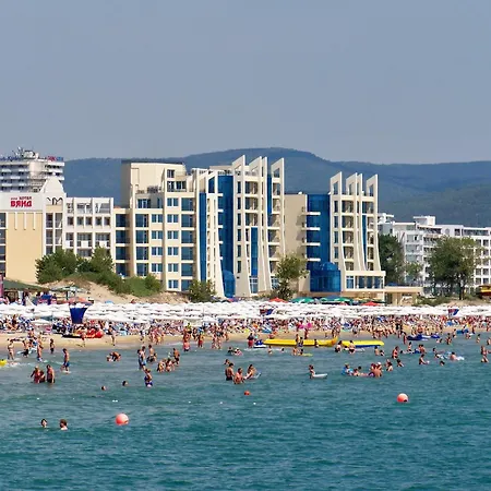 Apartman Comfortable In 65 M² Shared Pool Napospart