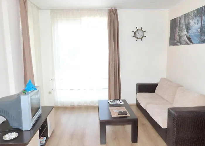 Comfortable In 65 M² Shared Pool Apartament