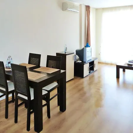 View Apartment: Sunny Poolside Retreat Apartment Sunny Beach